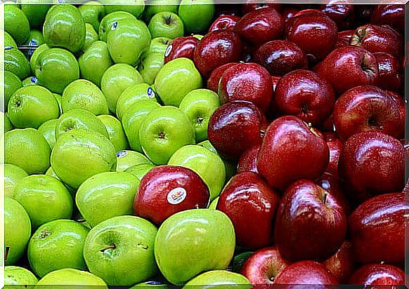 Green and red apples