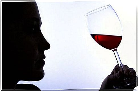 Alcoholism - 6 signs that indicate addiction