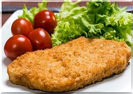 Milanesa with salad