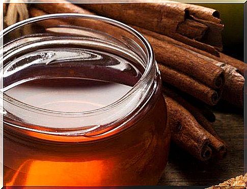 Honey with cinnamon