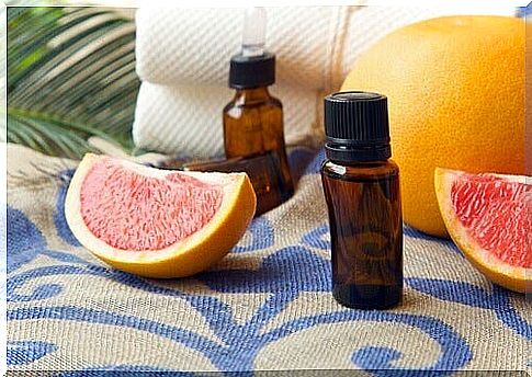 Grapefruit oil for unpleasant odors