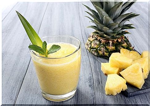 4 #: Pineapple-juice-cocktails.jpg