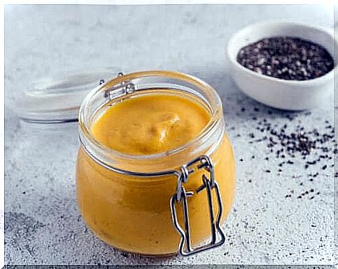 Garlic mayonnaise with turmeric - get to know this recipe