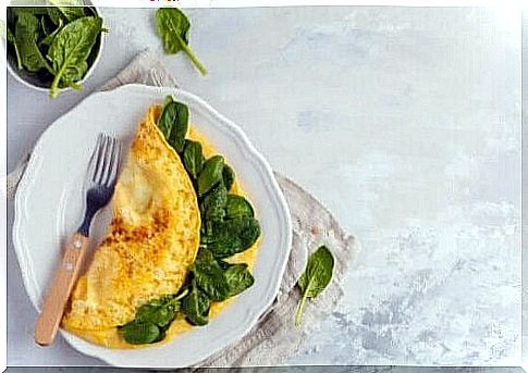 Omelette with spinach, chia seeds and spirulina