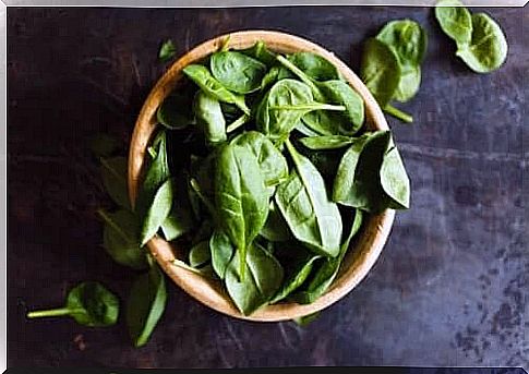 Spinach leaves